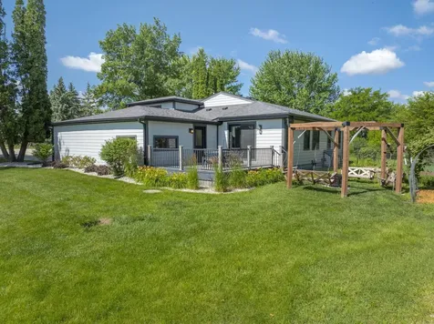 1702 NW 20th Street Waverly IA 50677