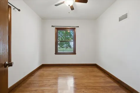 262 Cottage Grove Avenue Waterloo IA 50703