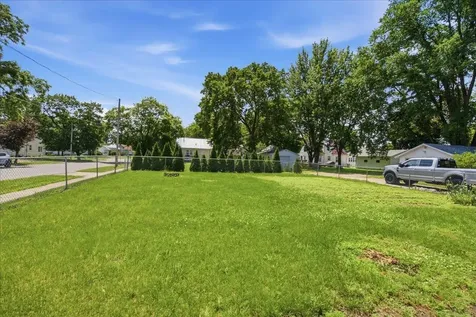 262 Cottage Grove Avenue Waterloo IA 50703