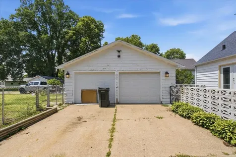 262 Cottage Grove Avenue Waterloo IA 50703