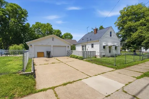 262 Cottage Grove Avenue Waterloo IA 50703