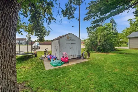 922 3rd Avenue Ackley IA 50601