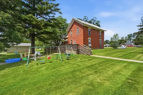922 3rd Avenue Ackley IA 50601