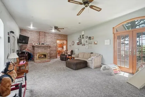 922 3rd Avenue Ackley IA 50601
