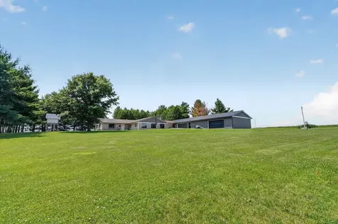 1140 300th Street Ryan IA 52330