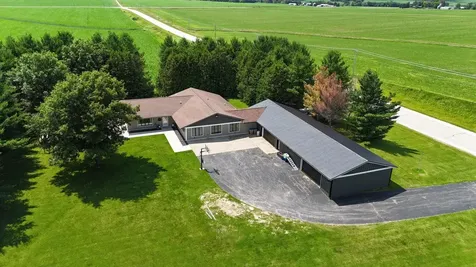 1140 300th Street Ryan IA 52330