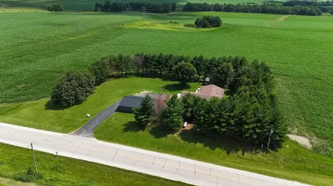 1140 300th Street Ryan IA 52330
