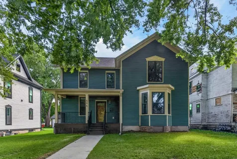 404 Allen Street Waterloo IA 50701