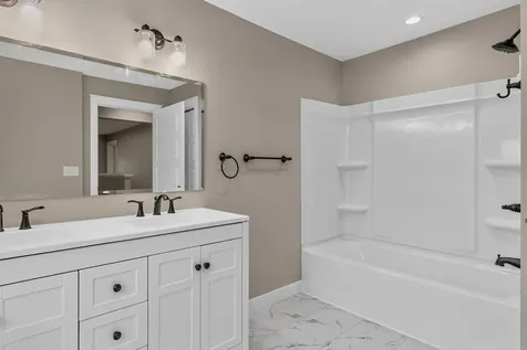 404 Allen Street Waterloo IA 50701