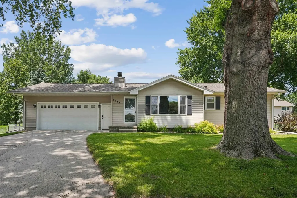 4702 Leslee Lane Waterloo IA 50701