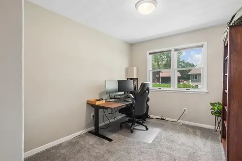 4702 Leslee Lane Waterloo IA 50701