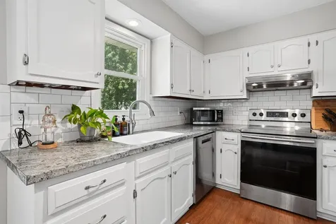 4702 Leslee Lane Waterloo IA 50701