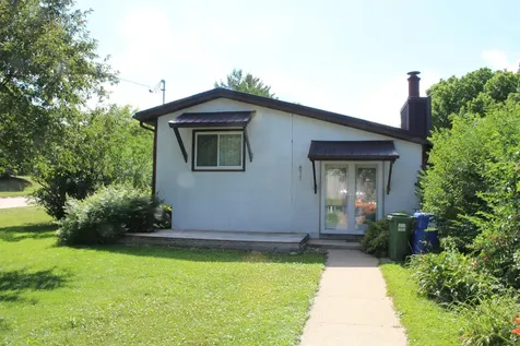 811 Beck Street Charles City IA 50616