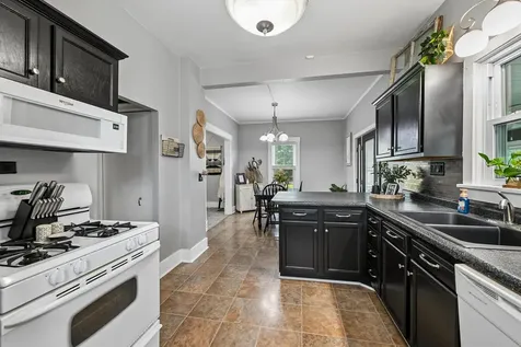 2700 3rd Avenue Marion IA 52302