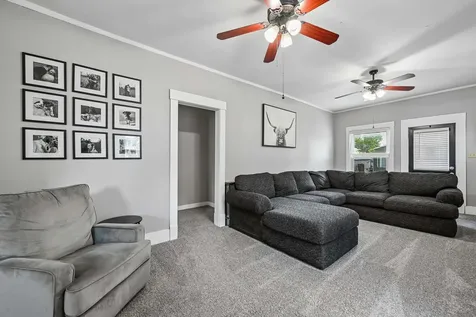 2700 3rd Avenue Marion IA 52302
