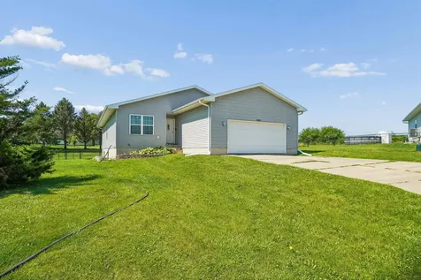 5685 Summerland Drive Waterloo IA 50701