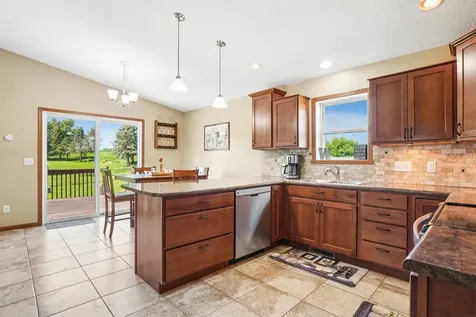 5685 Summerland Drive Waterloo IA 50701