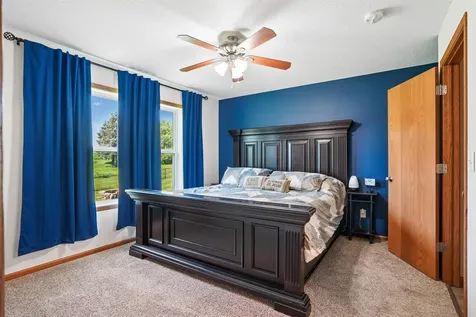 5685 Summerland Drive Waterloo IA 50701