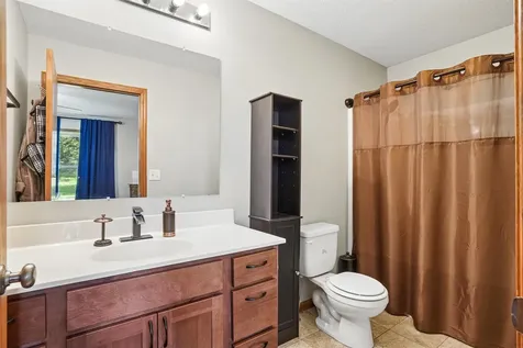 5685 Summerland Drive Waterloo IA 50701