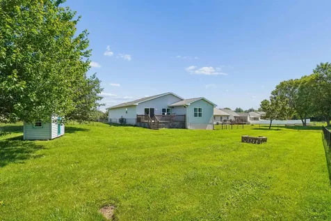 5685 Summerland Drive Waterloo IA 50701