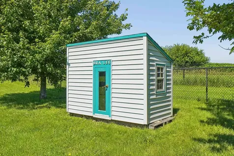 5685 Summerland Drive Waterloo IA 50701