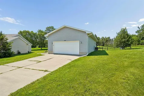 5685 Summerland Drive Waterloo IA 50701