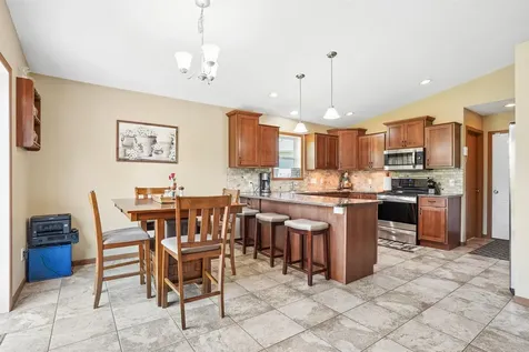 5685 Summerland Drive Waterloo IA 50701