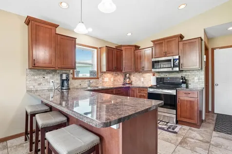 5685 Summerland Drive Waterloo IA 50701
