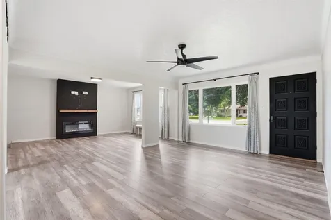 322 Crestridge Drive Waterloo IA 50702