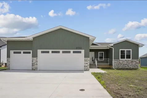 3732 Broomfield Drive Cedar Falls IA 50613