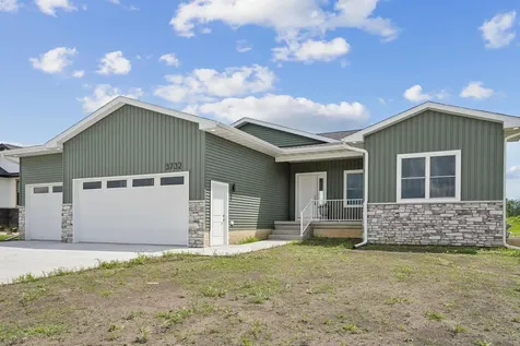 3732 Broomfield Drive Cedar Falls IA 50613