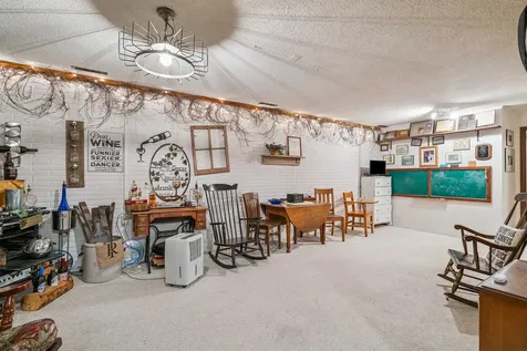 1119 Kaplan Drive Waterloo IA 50702