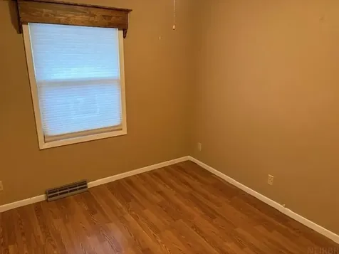 1119 Kaplan Drive Waterloo IA 50702