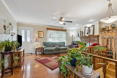1119 Kaplan Drive Waterloo IA 50702