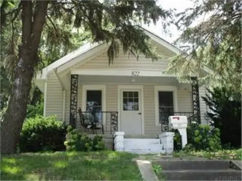 822 W 1 Street Cedar Falls IA 50613