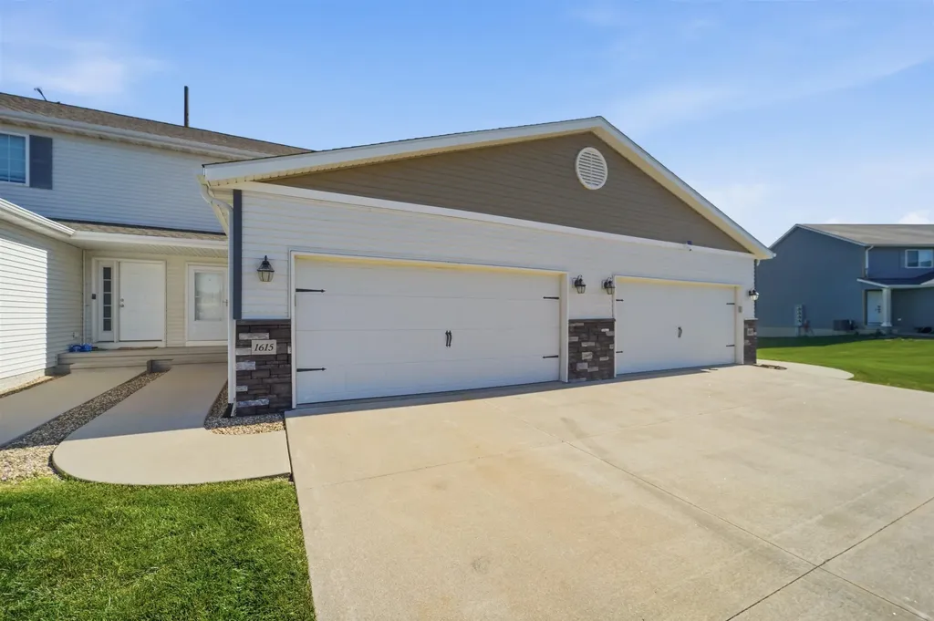 1615 Darby Drive Waterloo IA 50702