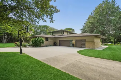 9044 Beaver Meadows Lane Cedar Falls IA 50613