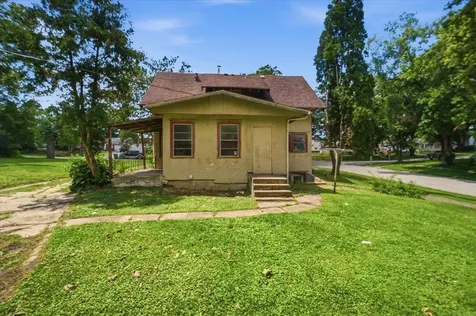 1501 11th Street Eldora IA 50627