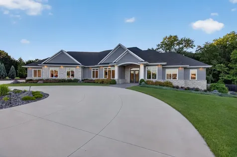 1214 Lakeshore Drive Cedar Falls IA 50613