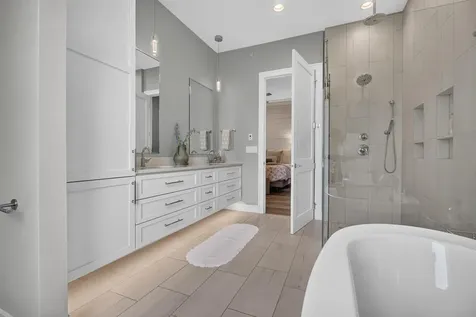 1214 Lakeshore Drive Cedar Falls IA 50613