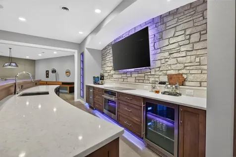 1214 Lakeshore Drive Cedar Falls IA 50613