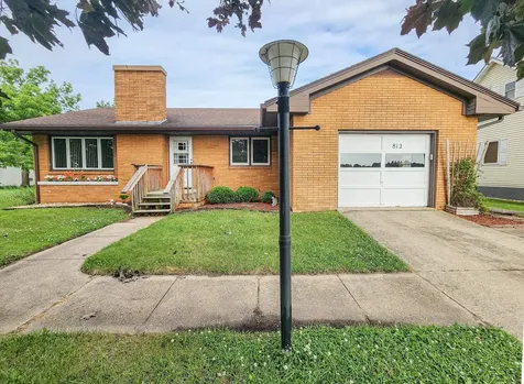 812 Sherman Avenue Manchester IA 52057