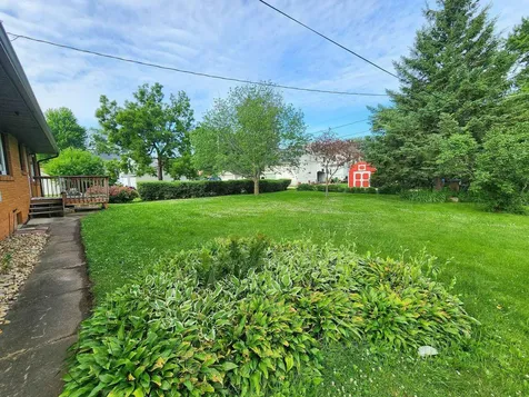812 Sherman Avenue Manchester IA 52057