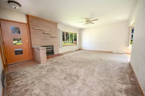 812 Sherman Avenue Manchester IA 52057