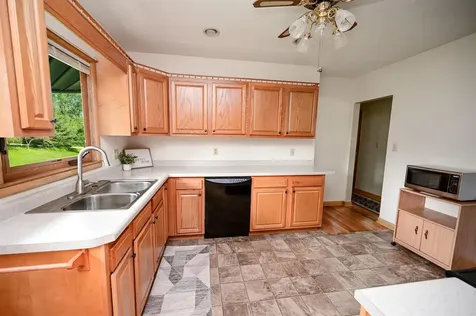 812 Sherman Avenue Manchester IA 52057