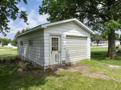 811 N Railroad Street Sumner IA 50674