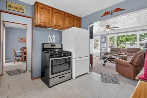 1129 Maxine Avenue Waterloo IA 50701