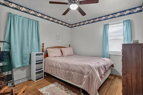 1129 Maxine Avenue Waterloo IA 50701
