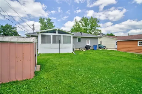1129 Maxine Avenue Waterloo IA 50701