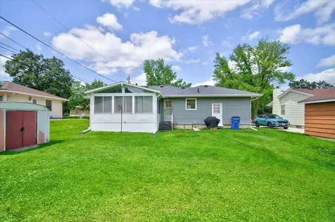1129 Maxine Avenue Waterloo IA 50701